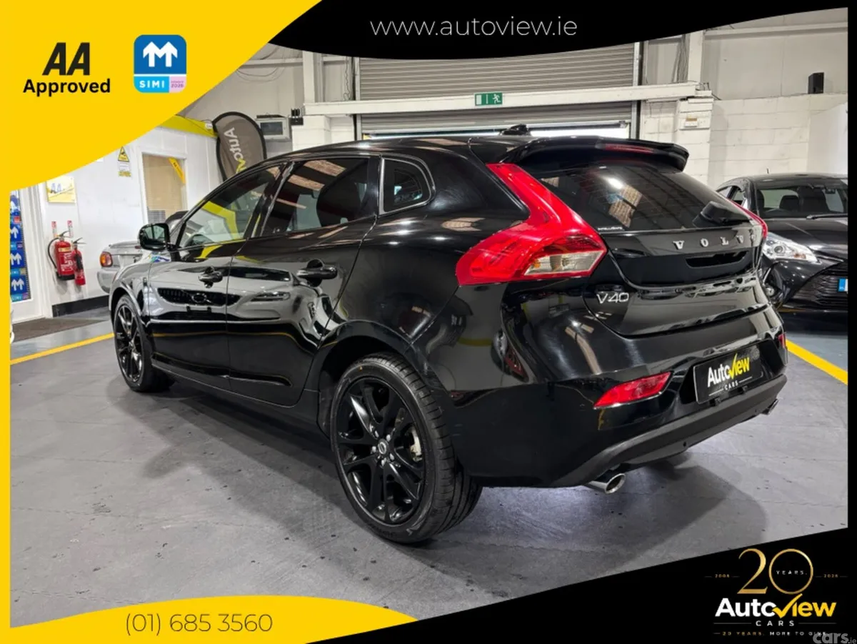 Volvo V40 Hatchback, Diesel, 2019, Black