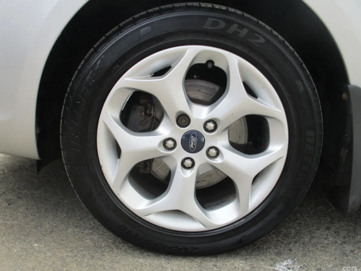Ford Focus Hatchback, Diesel, 2011, Silver