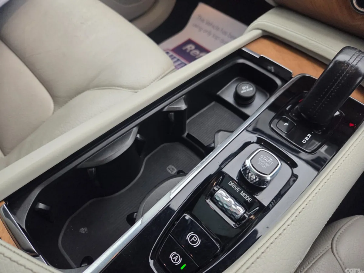 Volvo XC90 MPV, Diesel, 2021, Black