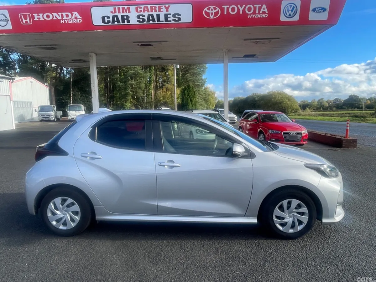 Toyota Yaris Hatchback, Petrol Hybrid, 2020, Silver