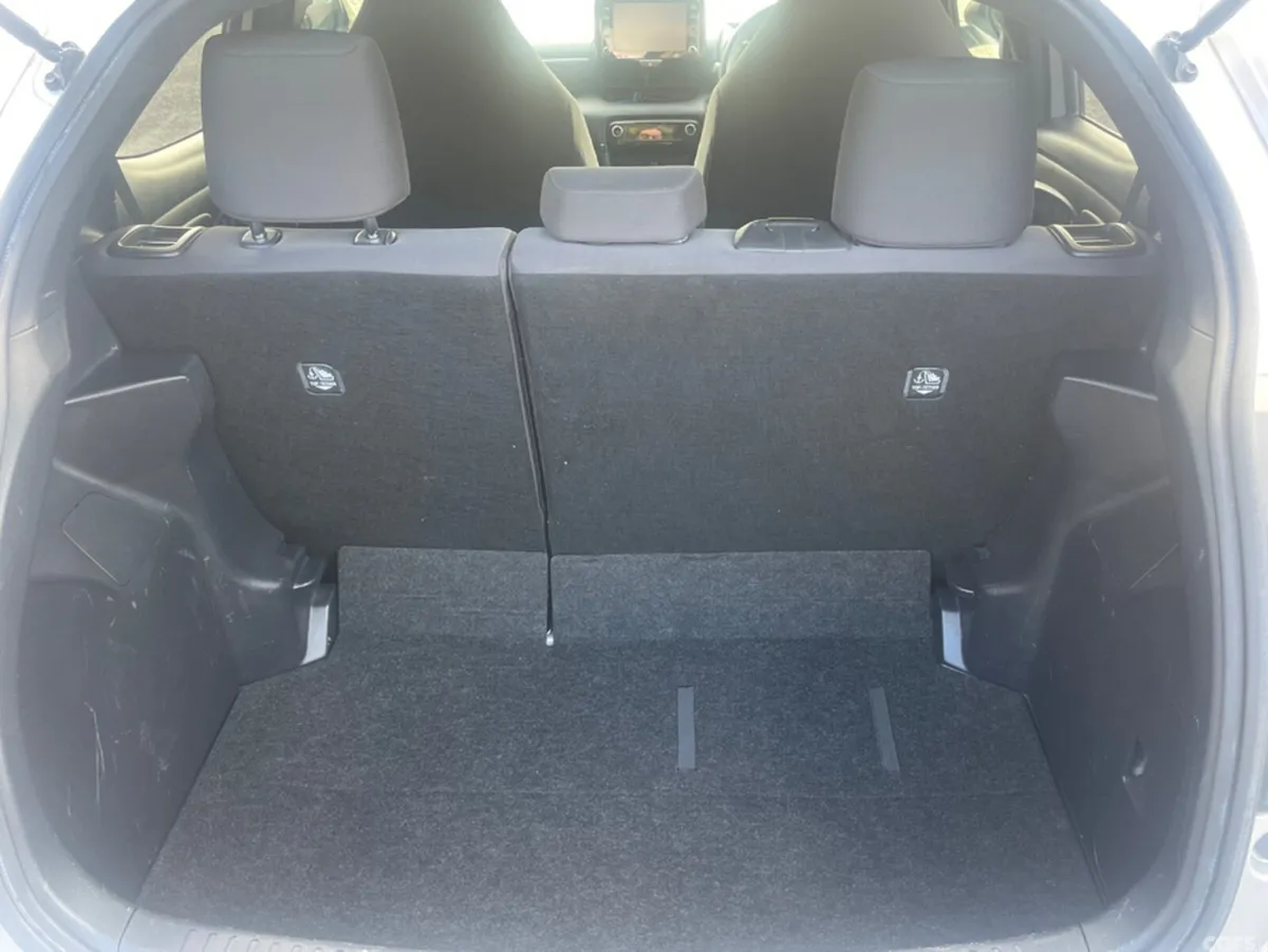 Toyota Yaris Hatchback, Petrol Hybrid, 2020, Silver