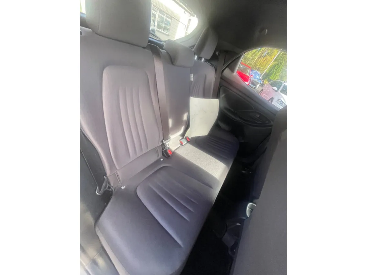 Toyota Yaris Hatchback, Petrol Hybrid, 2020, Silver