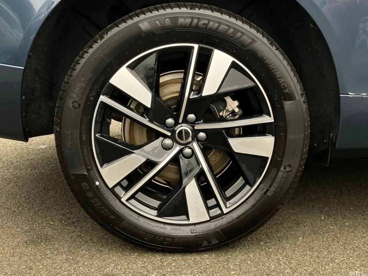 Volvo XC60 SUV, Petrol Plug-in Hybrid, 2026, Blue