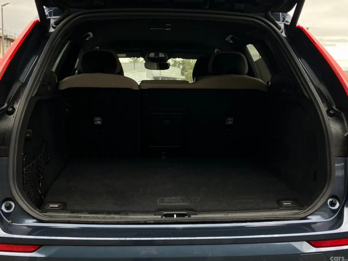 Volvo XC60 SUV, Petrol Plug-in Hybrid, 2026, Blue