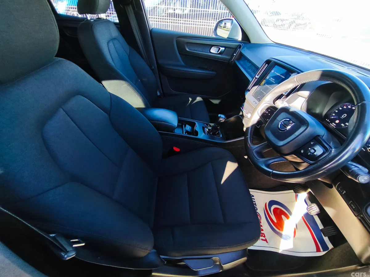 Volvo XC40 SUV, Diesel, 2019, Grey