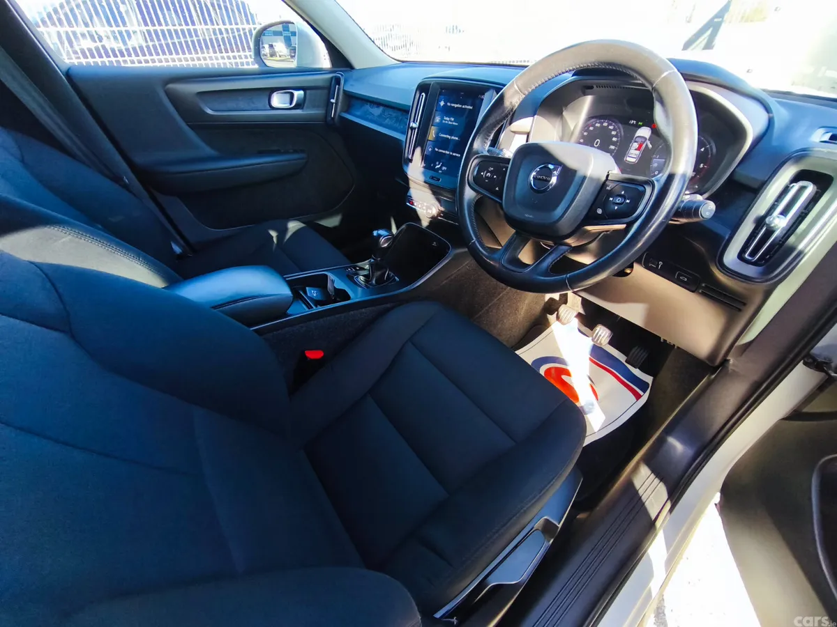 Volvo XC40 SUV, Diesel, 2019, Grey