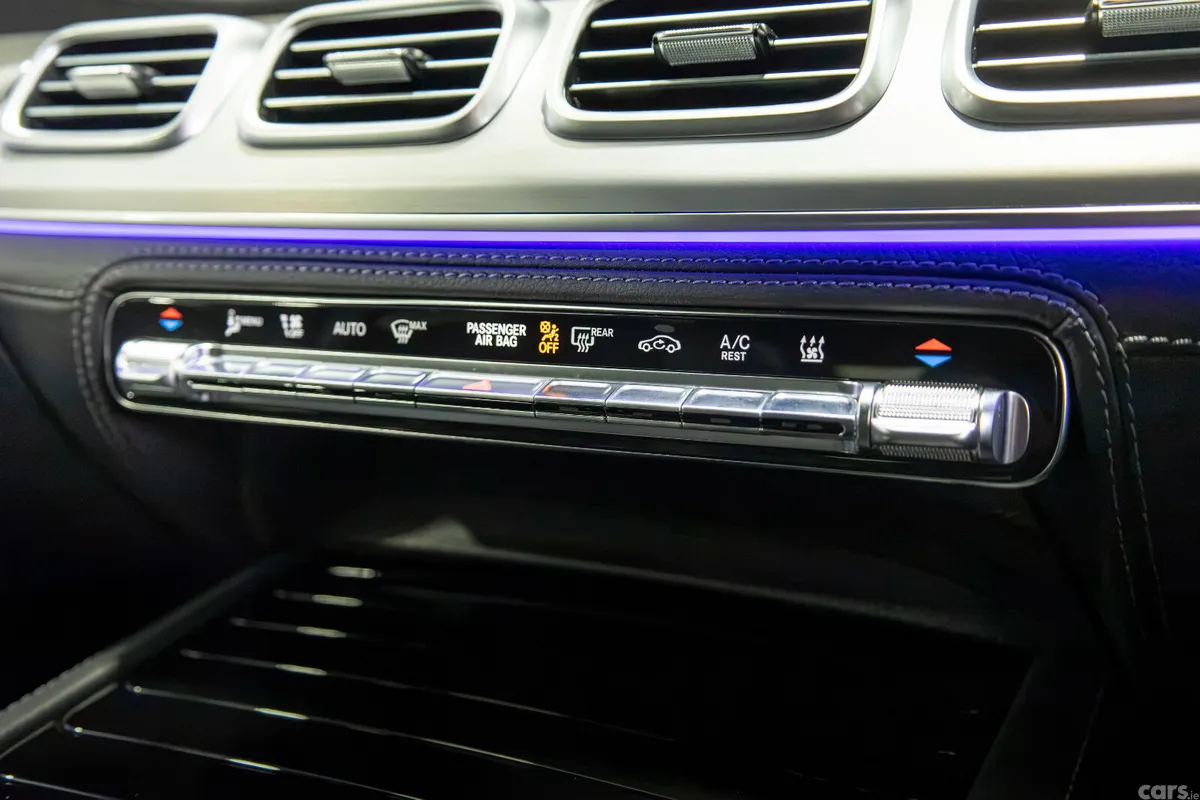 Mercedes-Benz GLE SUV, Petrol Plug-in Hybrid, 2025, Blue