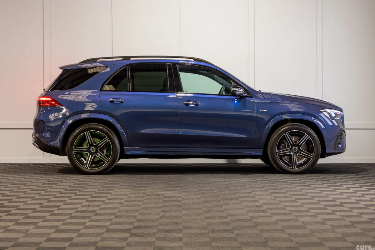 Mercedes-Benz GLE SUV, Petrol Plug-in Hybrid, 2025, Blue