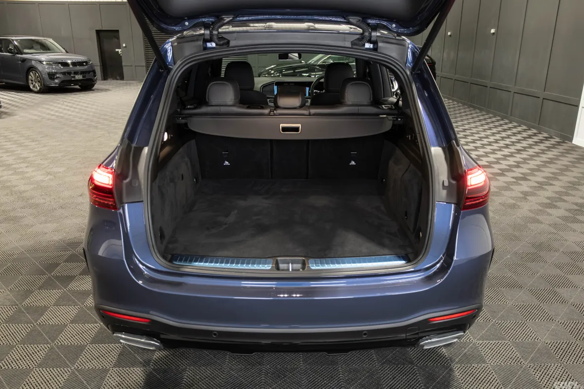 Mercedes-Benz GLE SUV, Petrol Plug-in Hybrid, 2025, Blue