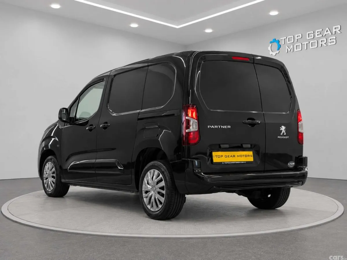 Peugeot Partner MPV, Diesel, 2023, Black