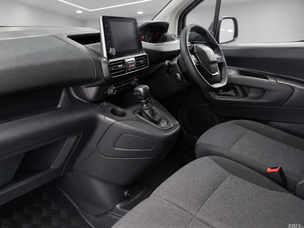 Peugeot Partner MPV, Diesel, 2023, Black