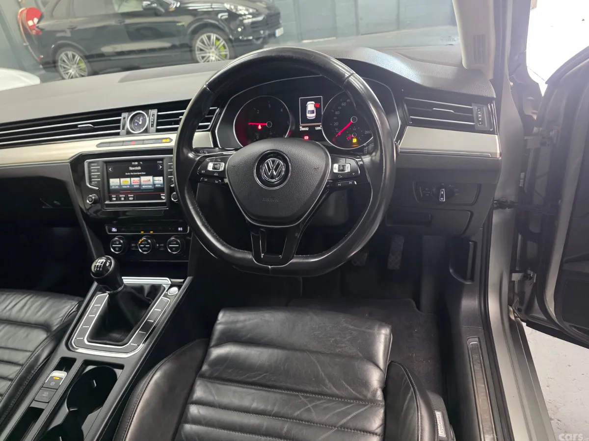 Volkswagen Passat Saloon, Diesel, 2015, Silver