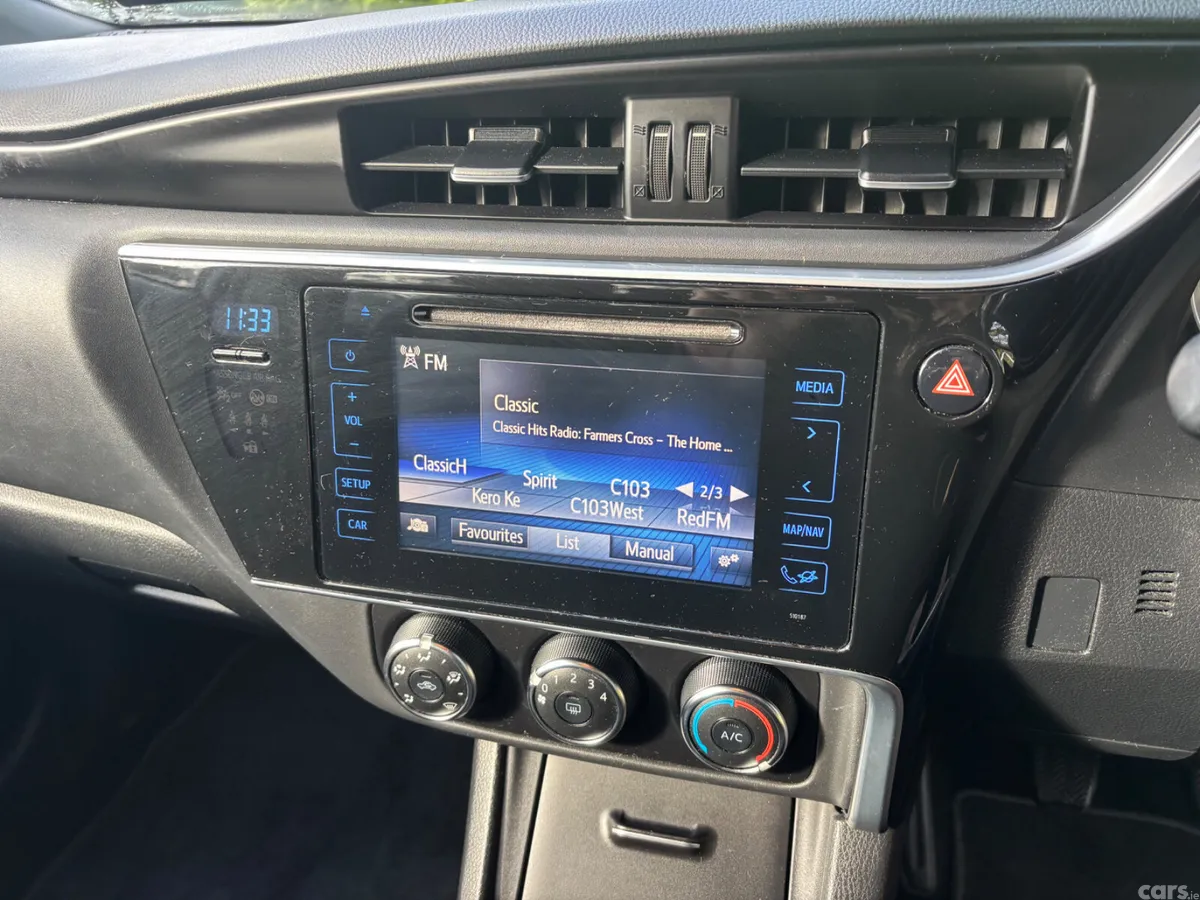 Toyota Corolla Saloon, Diesel, 2017, White