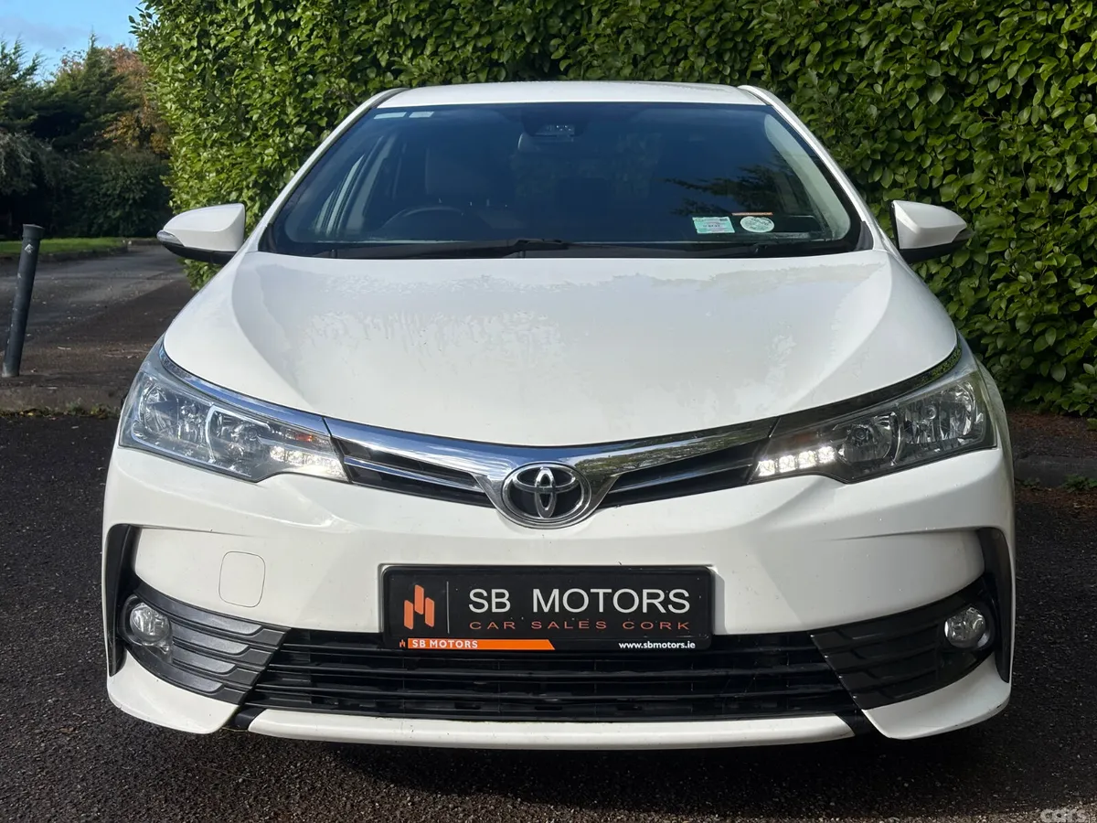 Toyota Corolla Saloon, Diesel, 2017, White