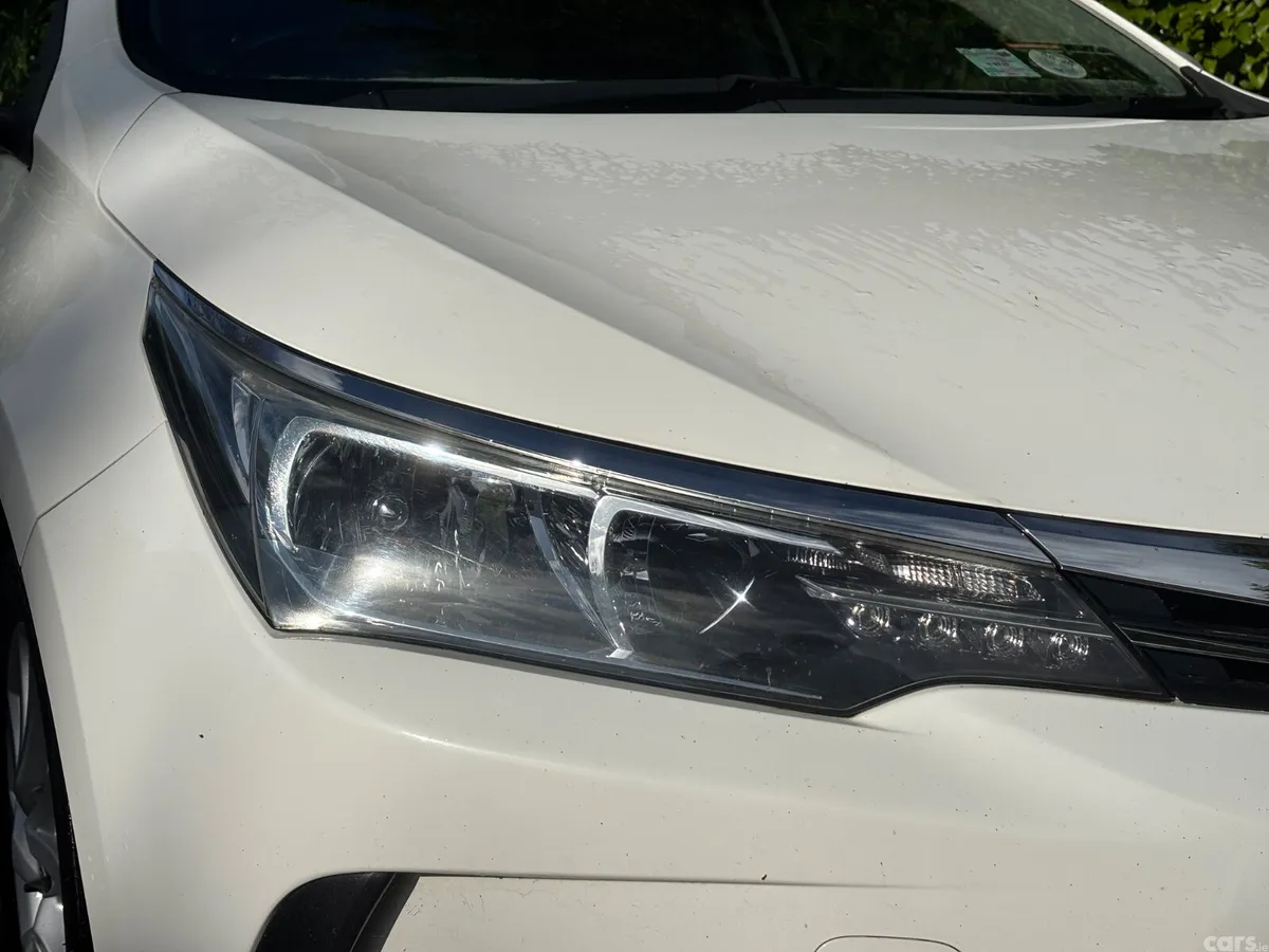 Toyota Corolla Saloon, Diesel, 2017, White