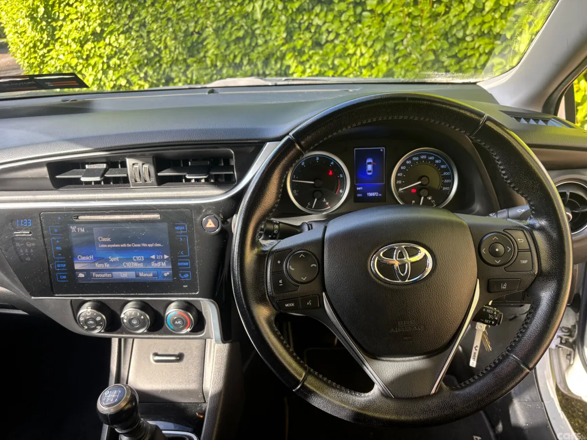 Toyota Corolla Saloon, Diesel, 2017, White