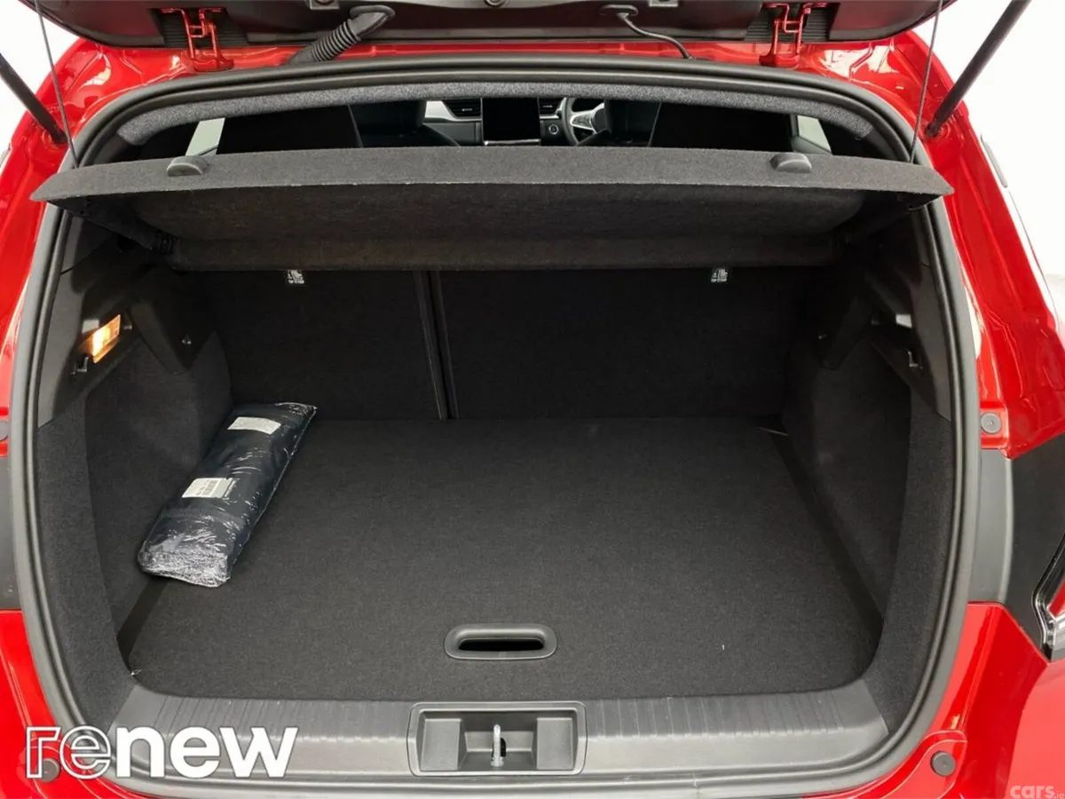 Renault Captur Hatchback, Petrol, 2026, Red