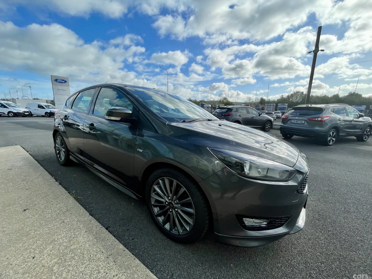 Ford Focus Hatchback, Diesel, 2017, Grey