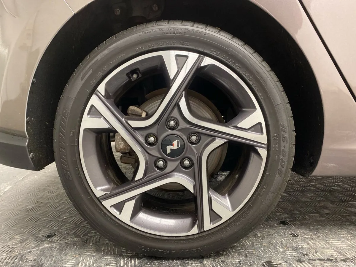 Hyundai i30 Hatchback, Petrol, 2022, Brown