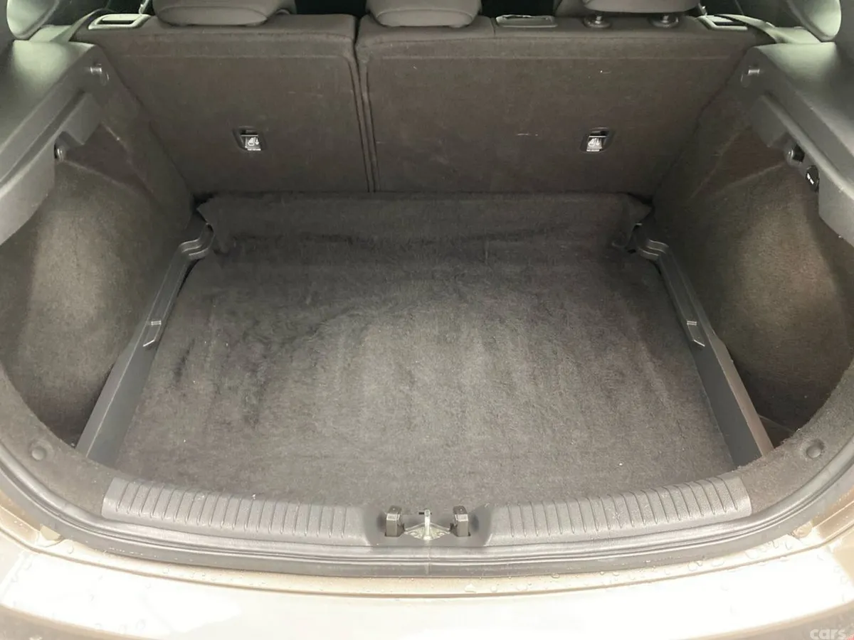 Hyundai i30 Hatchback, Petrol, 2022, Brown