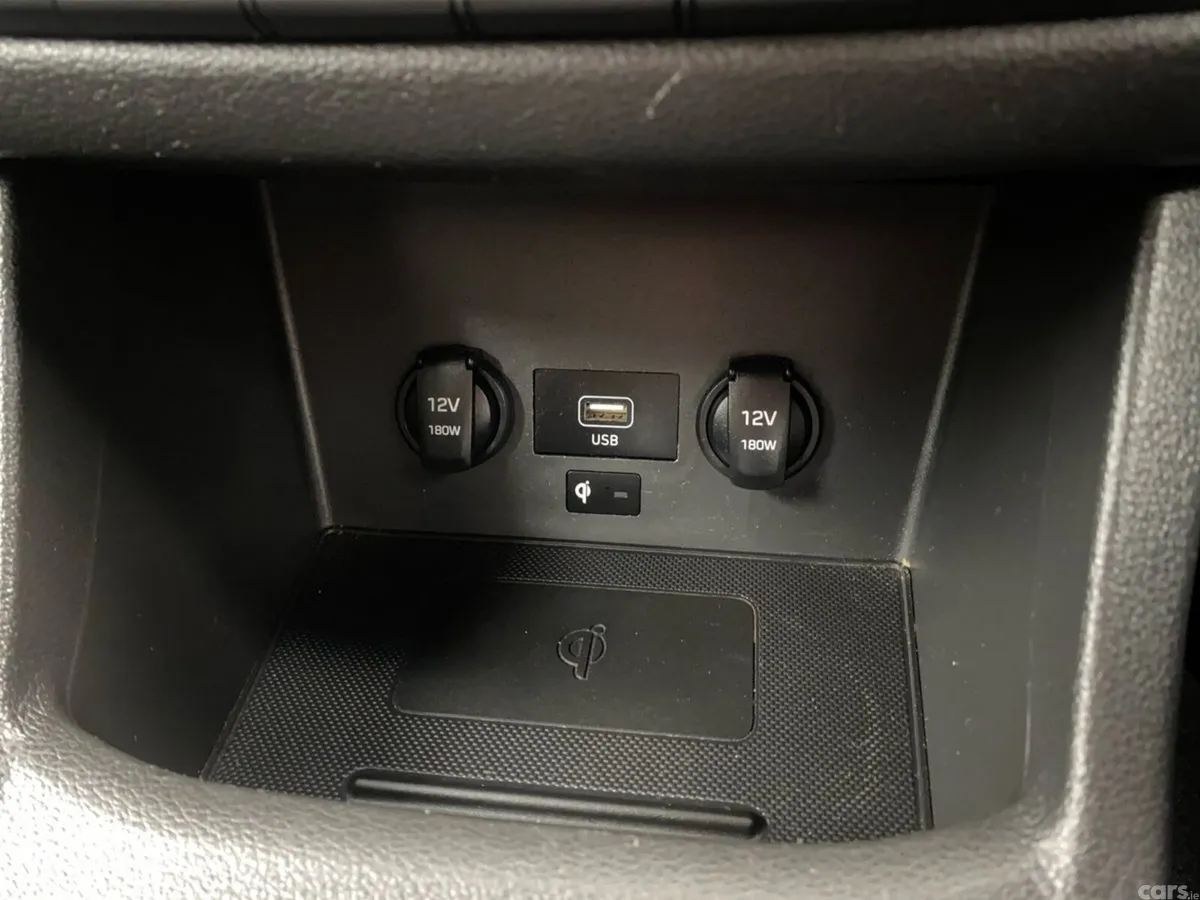 Hyundai i30 Hatchback, Petrol, 2022, Brown