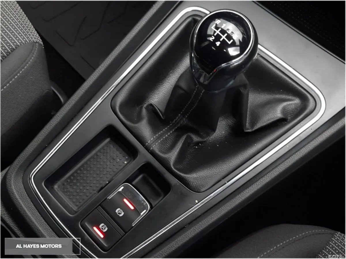 SEAT Leon Hatchback, Diesel, 2019, Blue