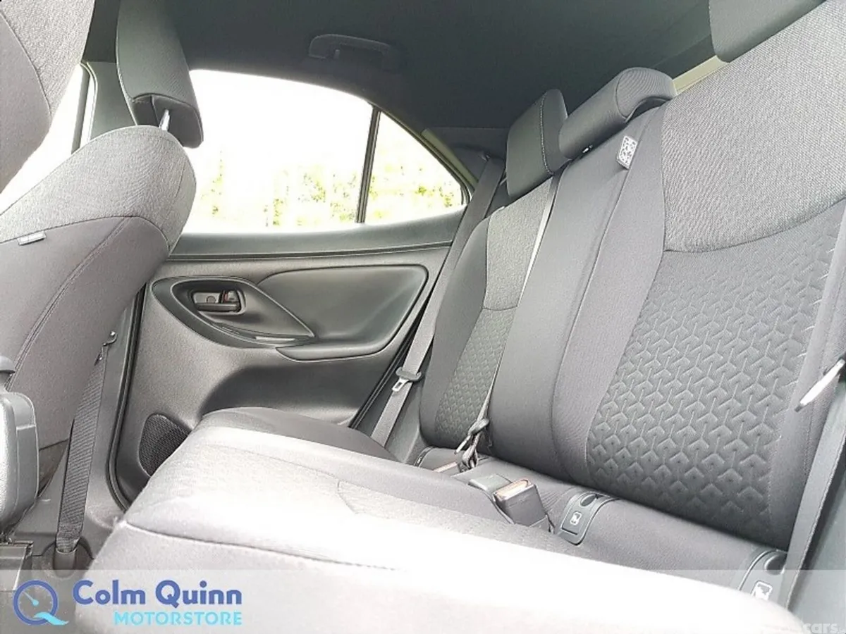 Toyota Yaris Cross SUV, Petrol Hybrid, 2023, White