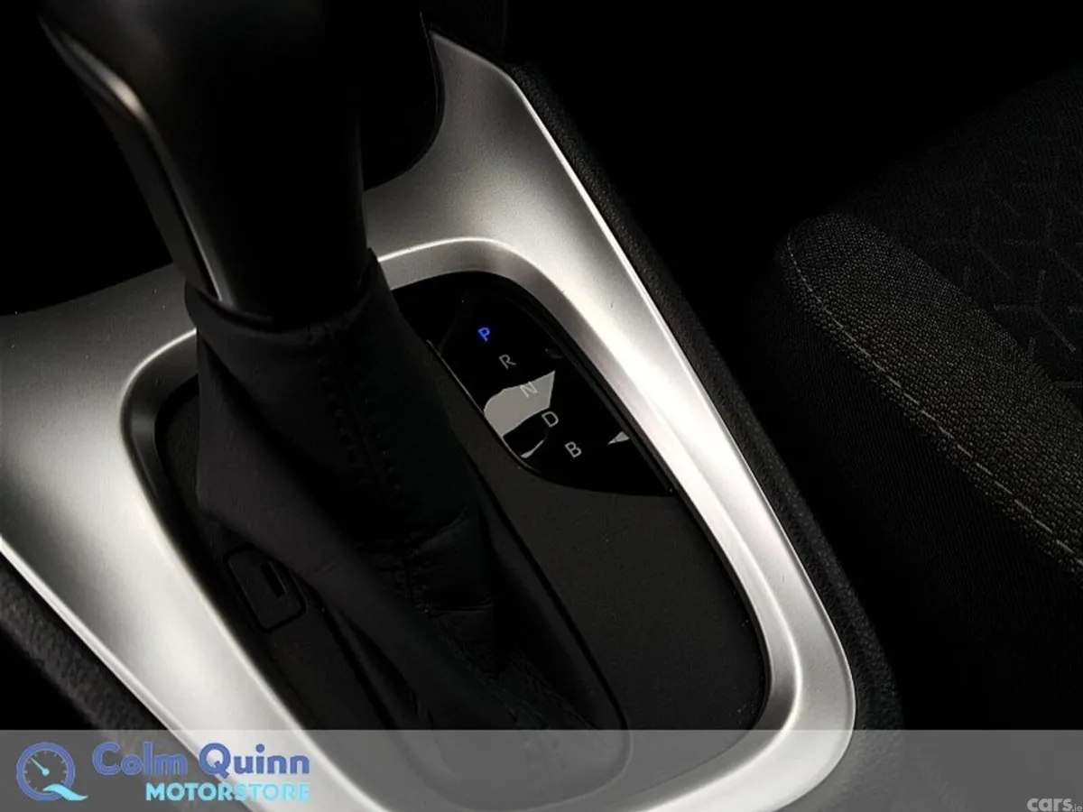 Toyota Yaris Cross SUV, Petrol Hybrid, 2023, White