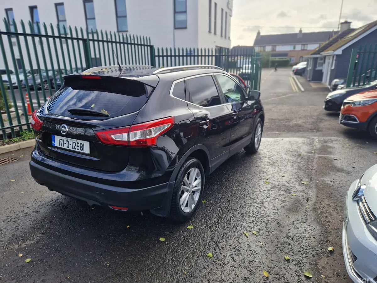 Nissan Qashqai SUV, Diesel, 2017, Black