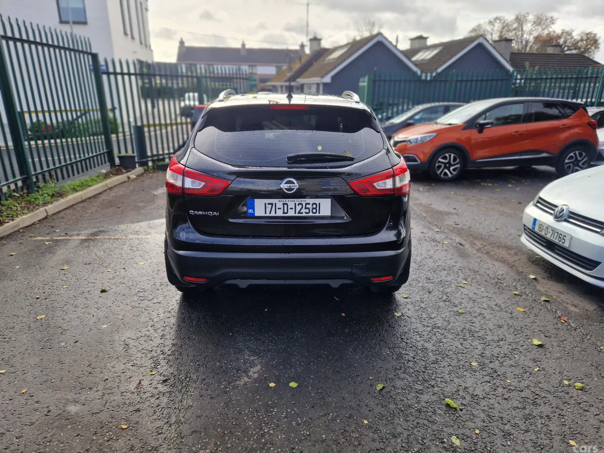 Nissan Qashqai SUV, Diesel, 2017, Black