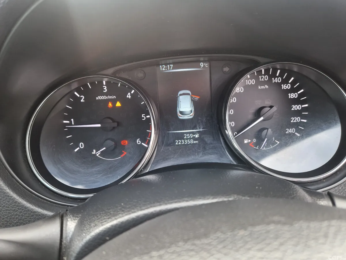 Nissan Qashqai SUV, Diesel, 2017, Black