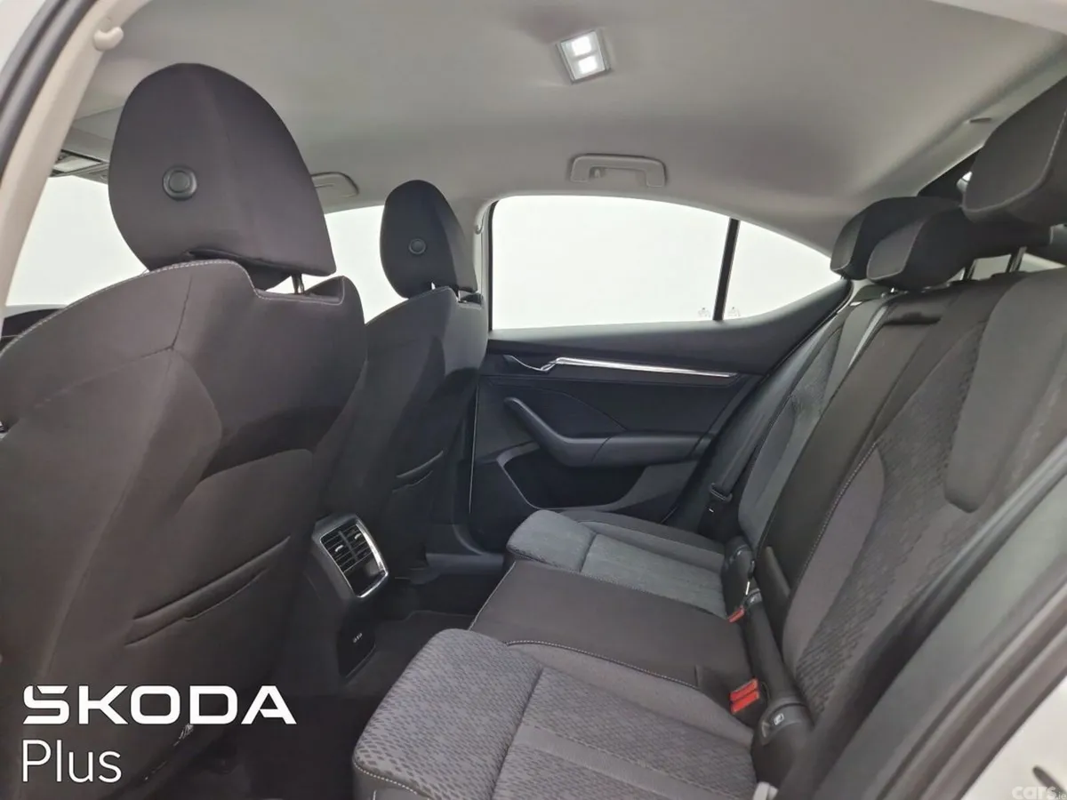 Skoda Octavia Saloon, Petrol, 2023, White