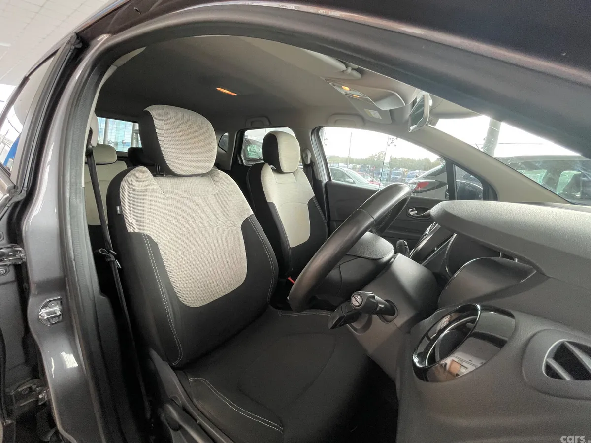 Renault Captur Hatchback, Petrol, 2021, Grey
