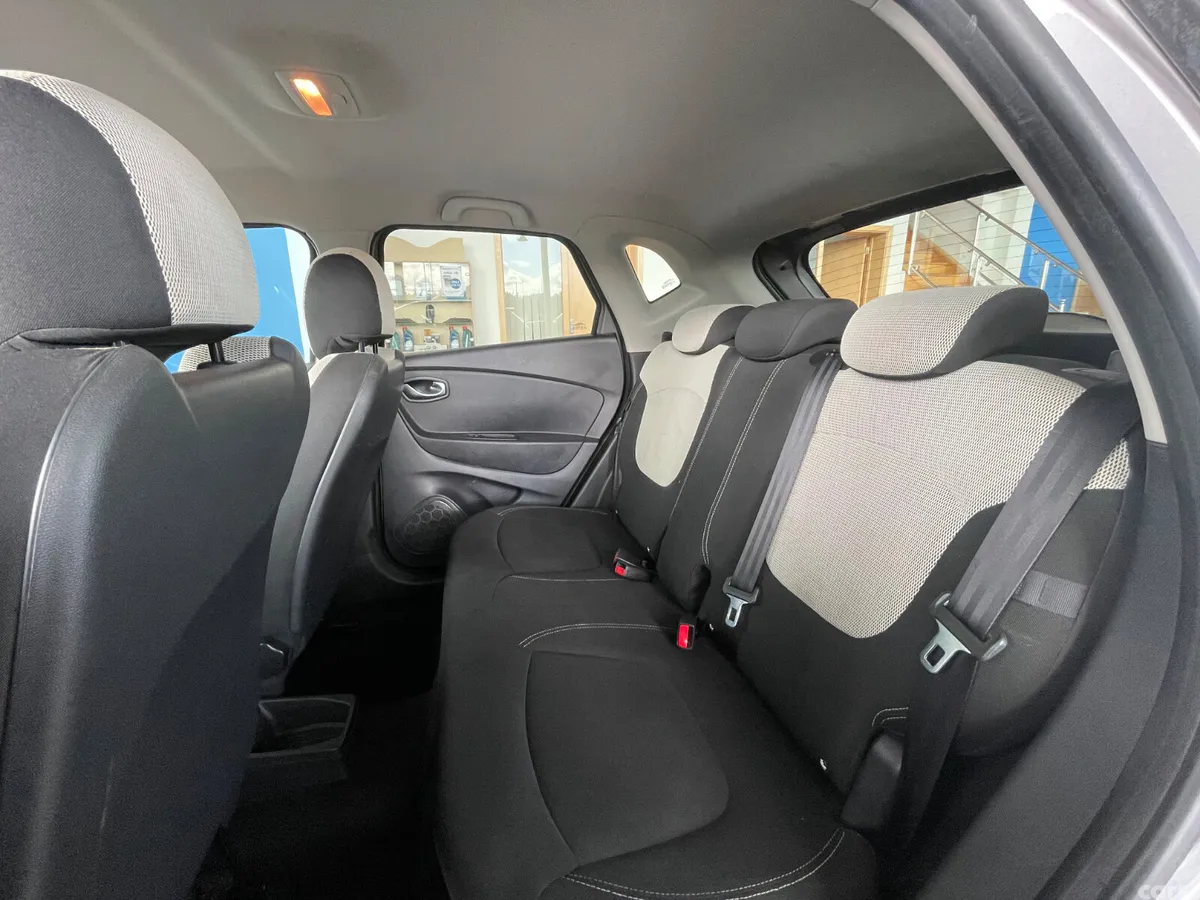 Renault Captur Hatchback, Petrol, 2021, Grey