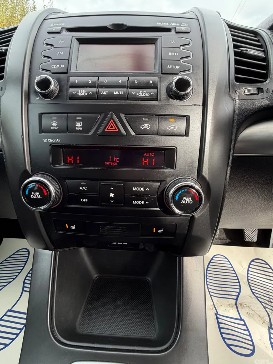 Kia Sorento SUV, Diesel, 2012, Silver