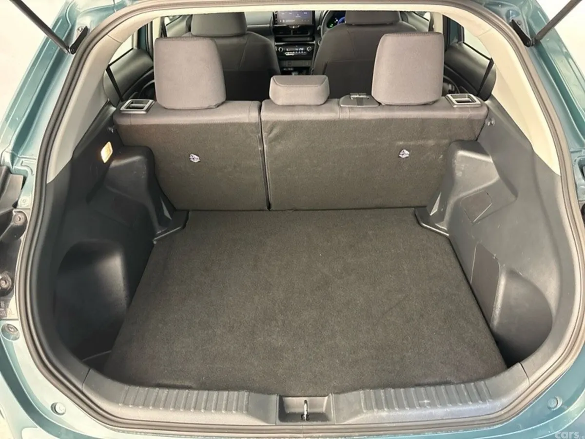 Toyota Yaris Cross Hatchback, Petrol Hybrid, 2026, Green