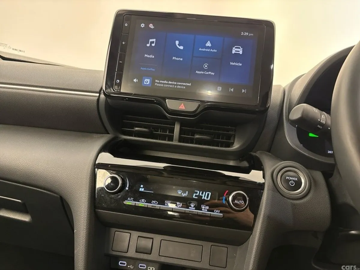 Toyota Yaris Cross Hatchback, Petrol Hybrid, 2026, Green