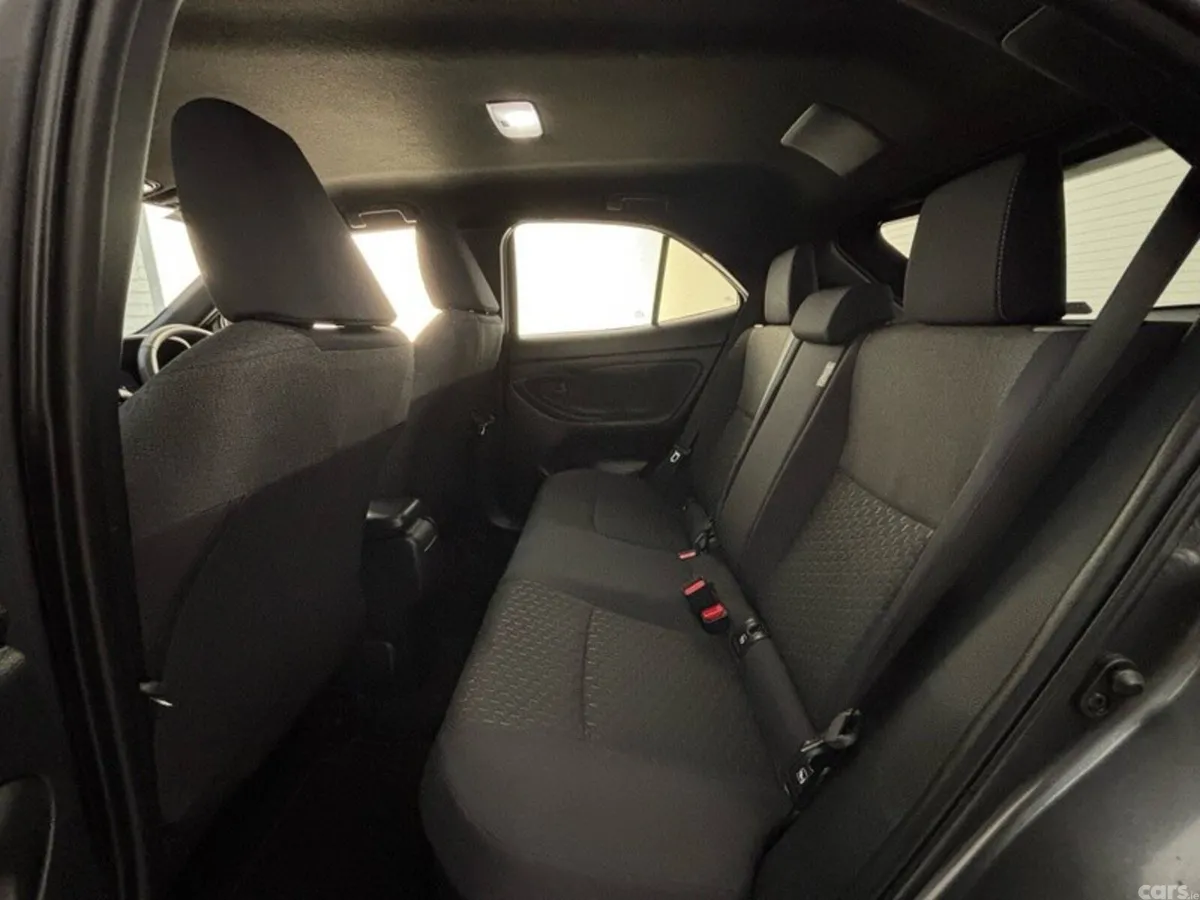 Toyota Yaris Cross Hatchback, Petrol Hybrid, 2026, Grey
