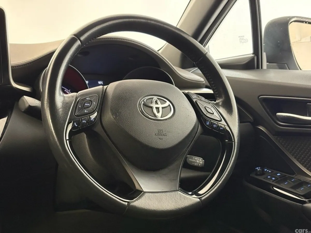 Toyota C-HR SUV, Petrol Hybrid, 2023, Silver
