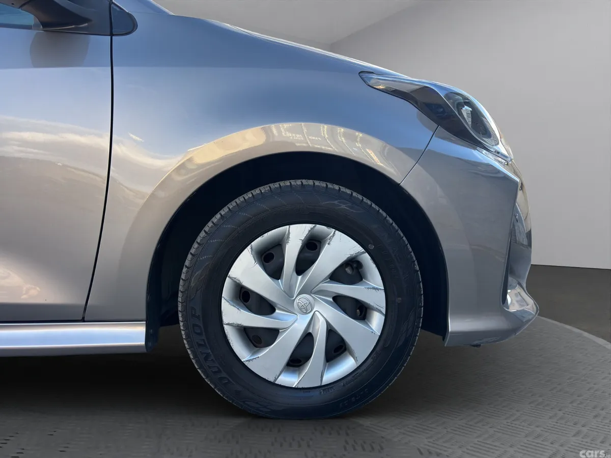 Toyota Yaris Hatchback, Petrol Hybrid, 2022, Brown