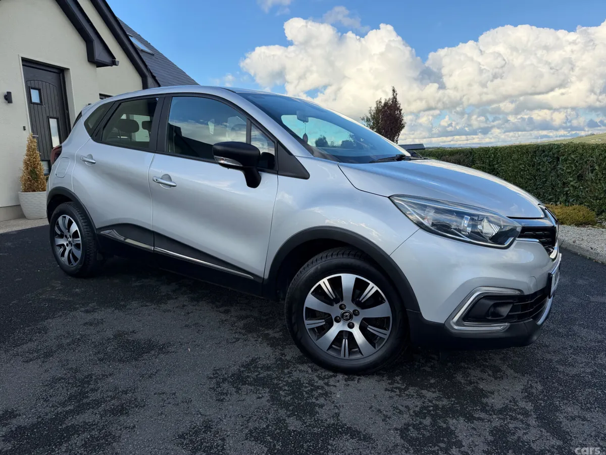 Renault Captur Hatchback, Petrol, 2019, Grey