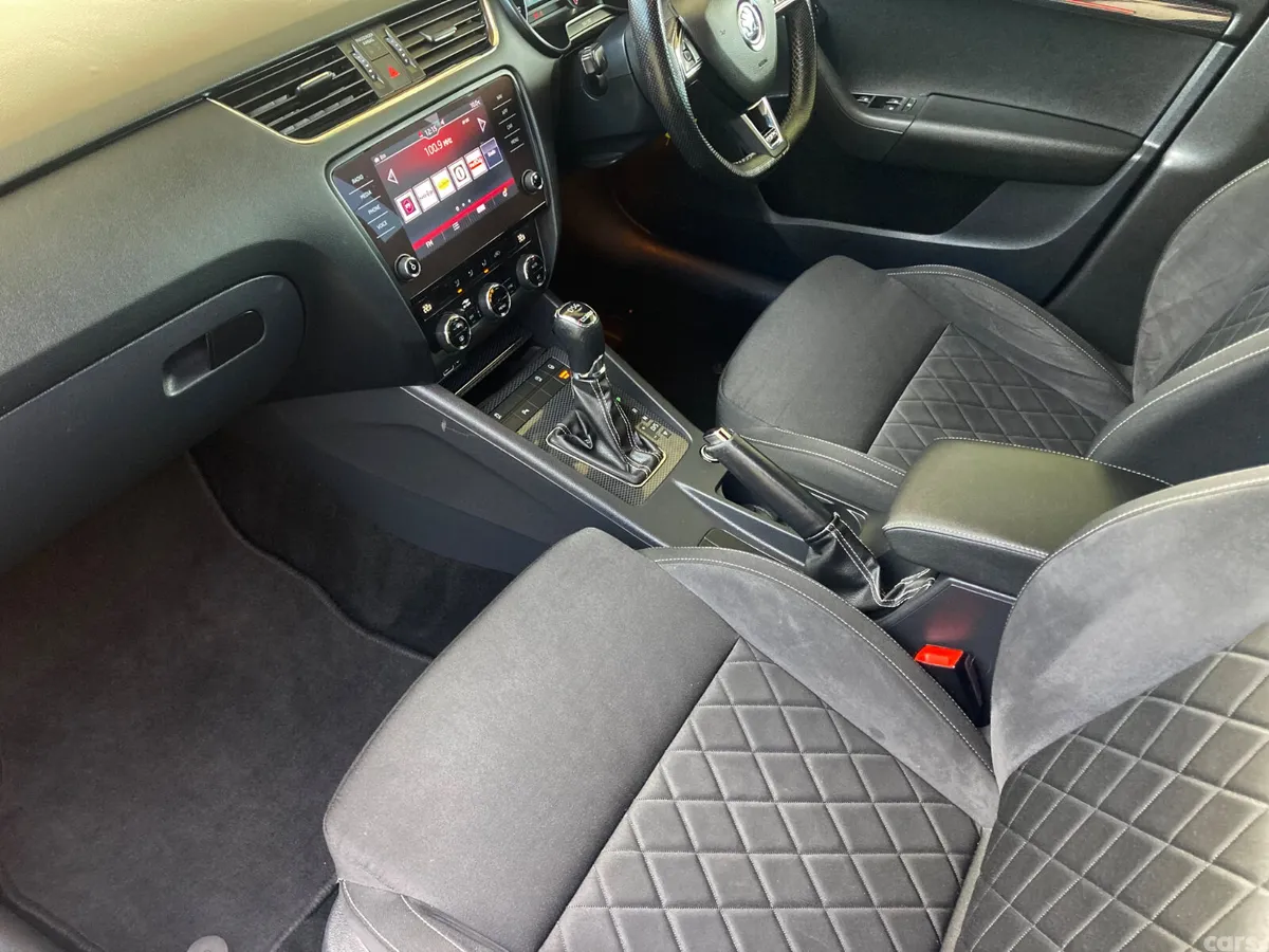 Skoda Octavia Hatchback, Diesel, 2019, Black