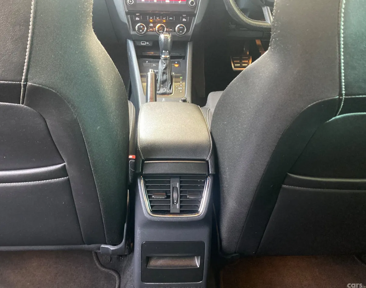 Skoda Octavia Hatchback, Diesel, 2019, Black