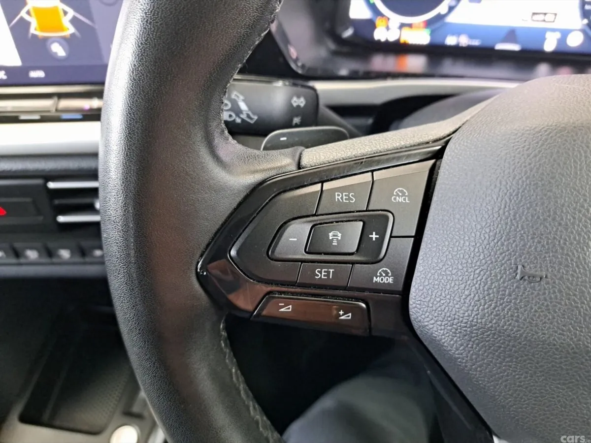 Ford Tourneo MPV, Petrol Plug-in Hybrid, 2025, Grey
