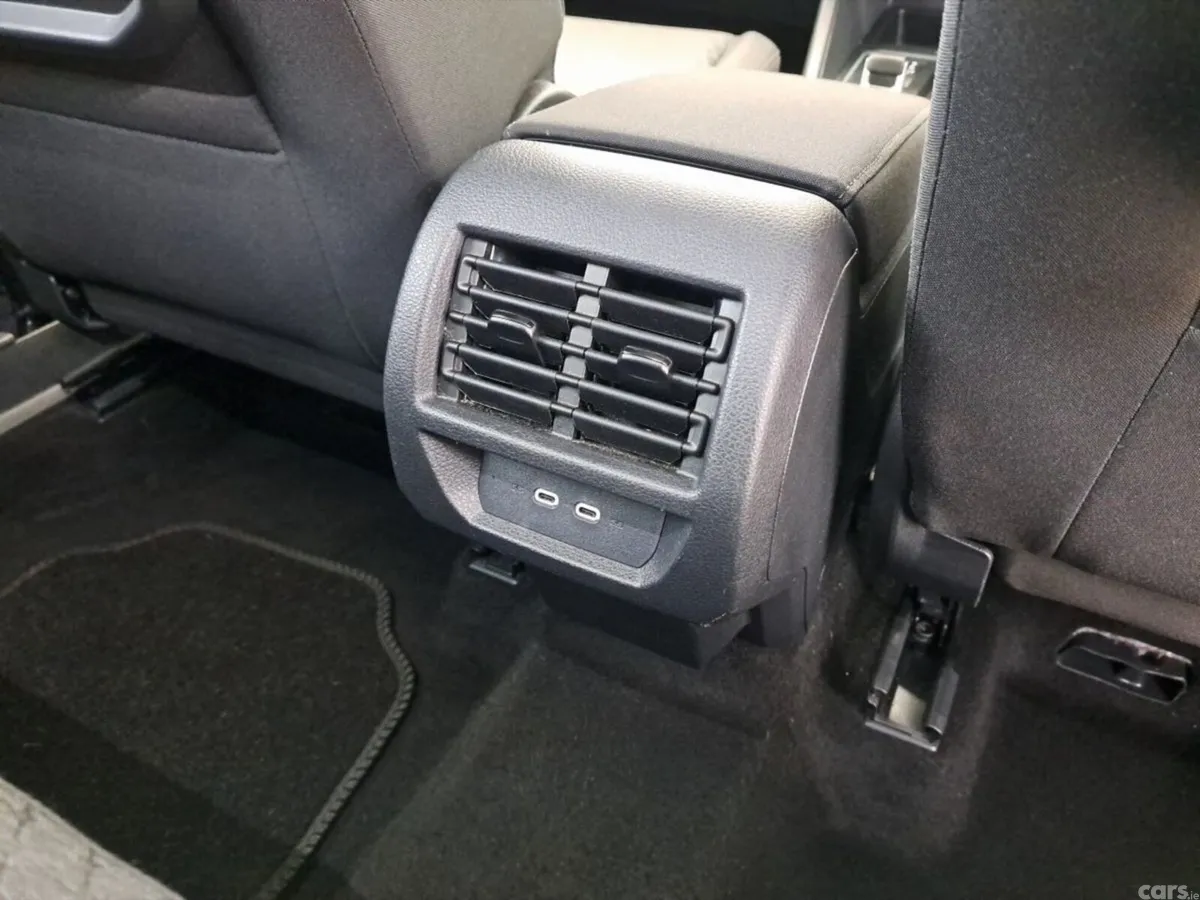 Ford Tourneo MPV, Petrol Plug-in Hybrid, 2025, Grey