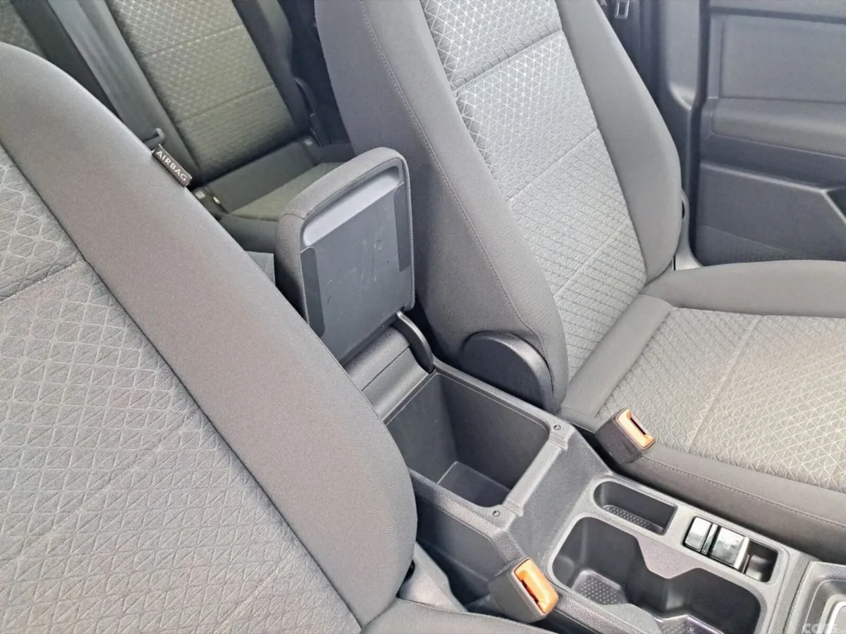 Ford Tourneo MPV, Petrol Plug-in Hybrid, 2025, Grey