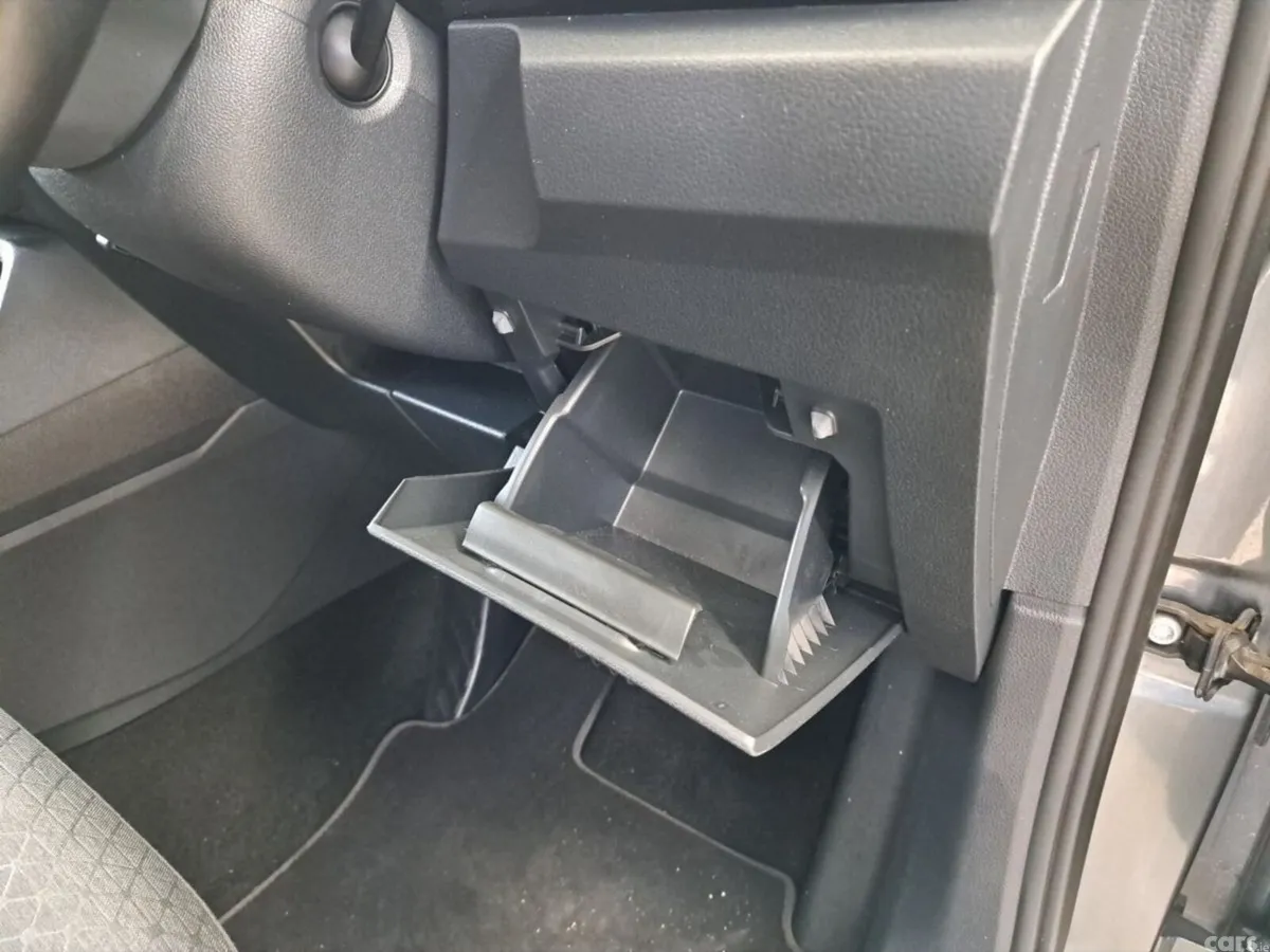 Ford Tourneo MPV, Petrol Plug-in Hybrid, 2025, Grey