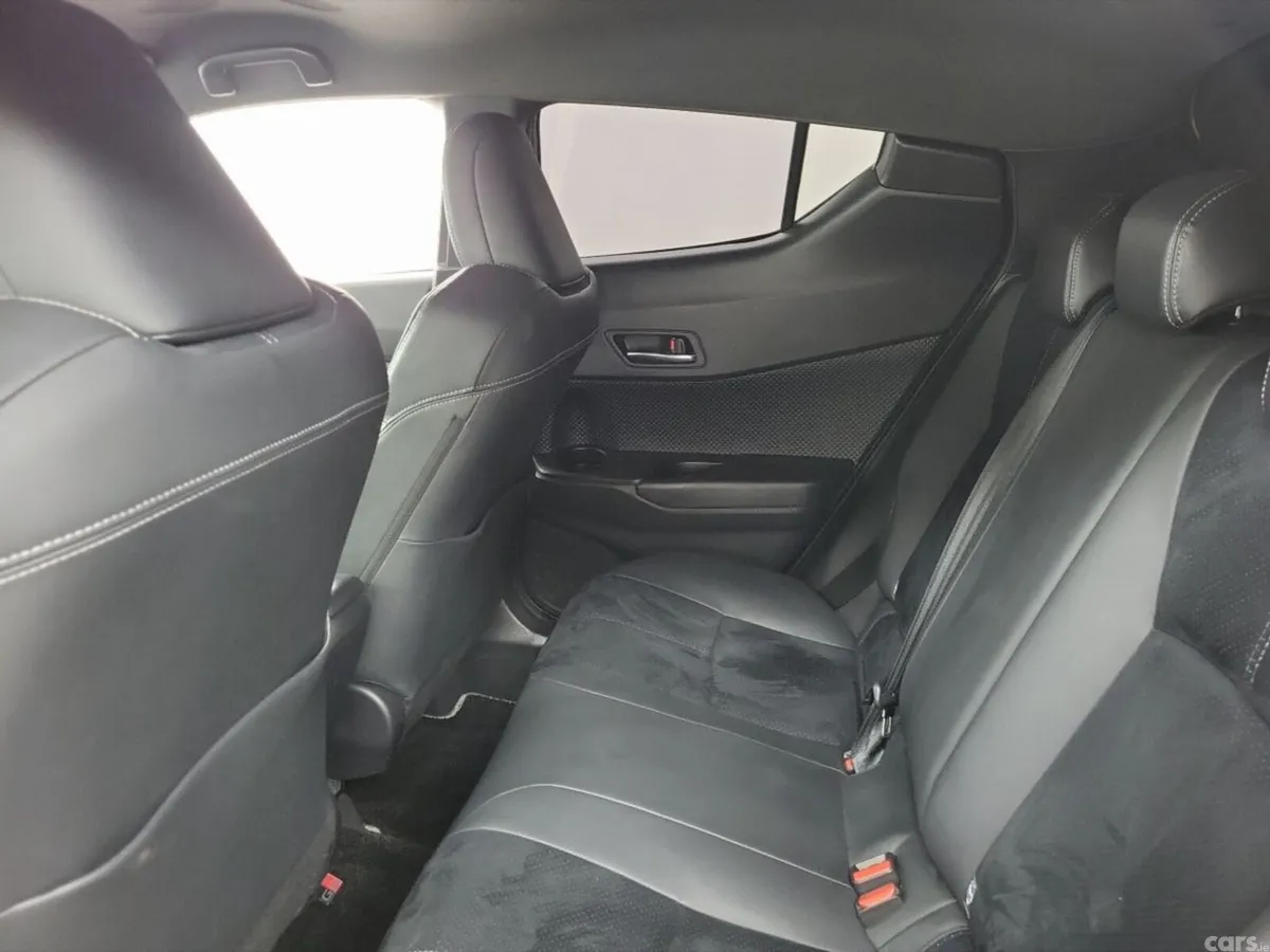 Toyota C-HR SUV, Petrol Hybrid, 2020, White