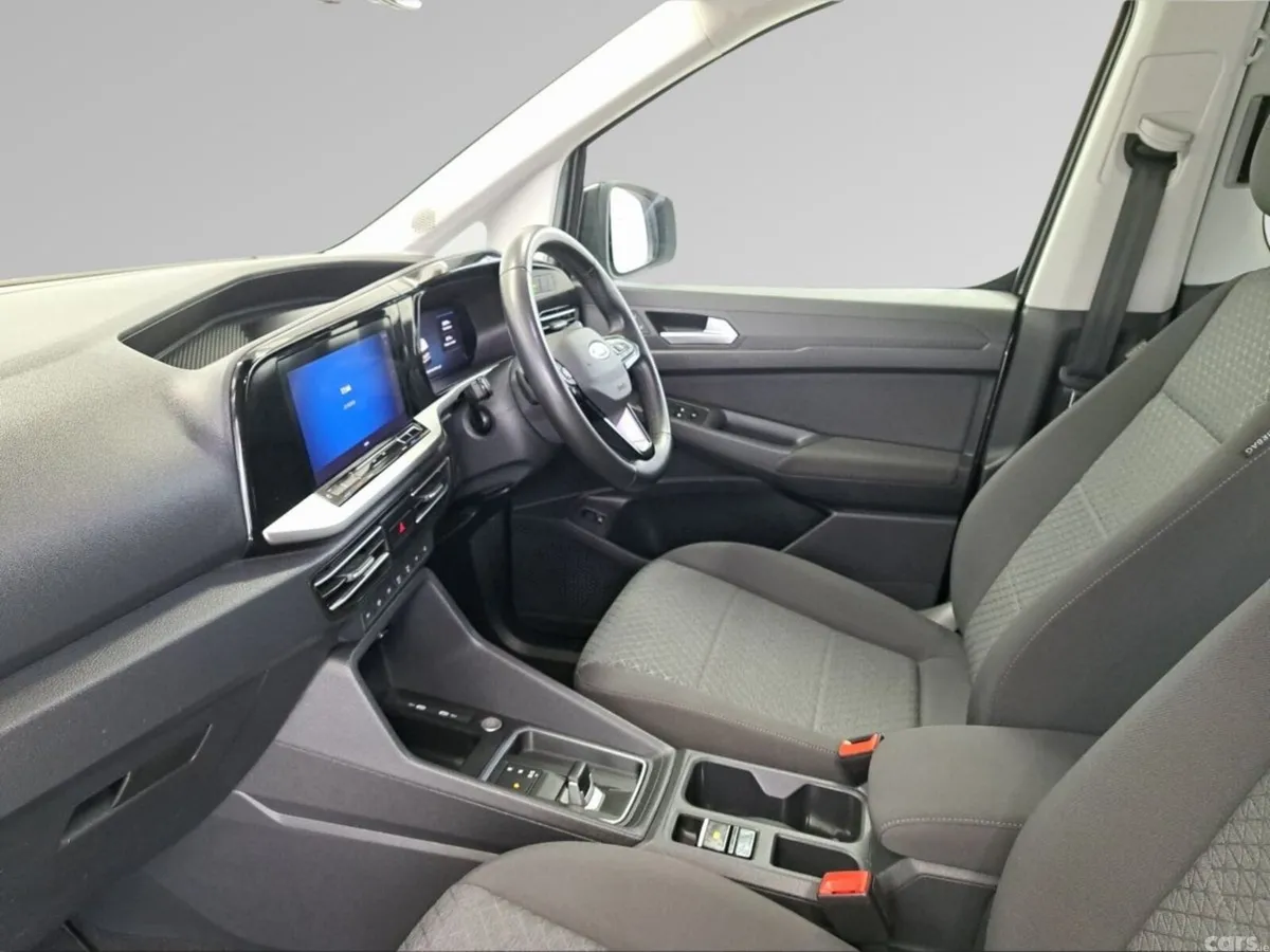 Ford Tourneo MPV, Petrol Plug-in Hybrid, 2025, Grey