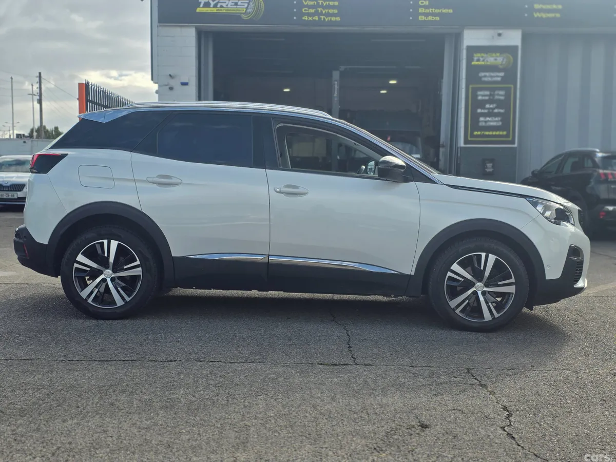 Peugeot 3008 MPV, Petrol, 2019, White